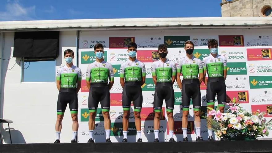 Integrantes del Bicicletas Rodríguez que participaron en la Vuelta a Zamora.