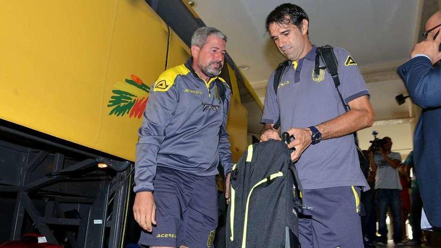 Manolo Márquez y Juan Carlos Valerón, durante un viaje con la Unión Deportiva Las Palmas.