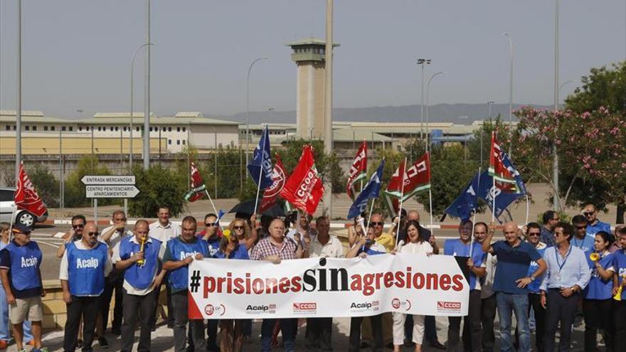 Los empleados de prisiones piden medidas para evitar las agresiones