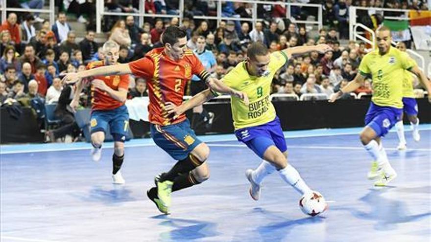 España y Brasil empatan en el Multiusos (2-2)