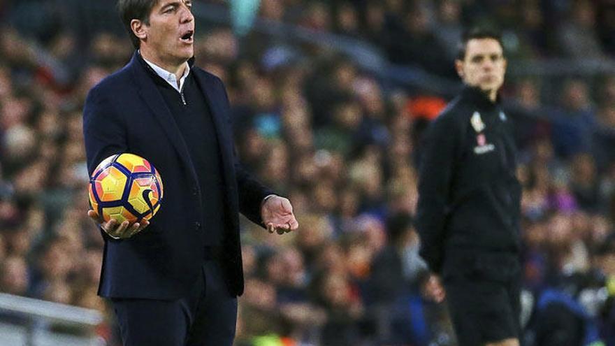 Eduardo Berizzo, en el Camp Nou. // Efe