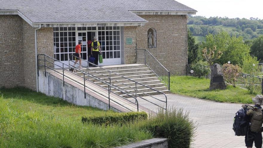 Peregrinos en el antiguo albergue. |  Bernabé/Javier Lalín