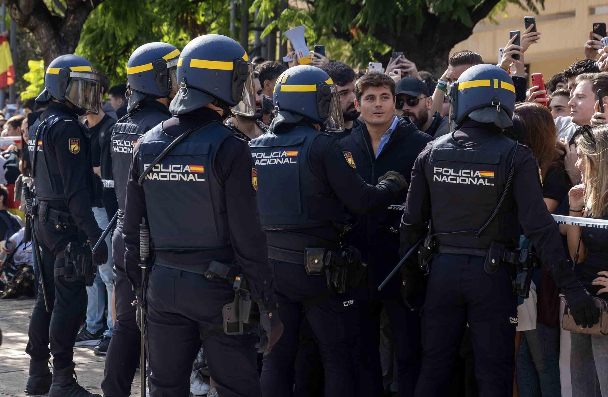 Tensión en la Universidad de Alicante por la visita de Vito Quiles