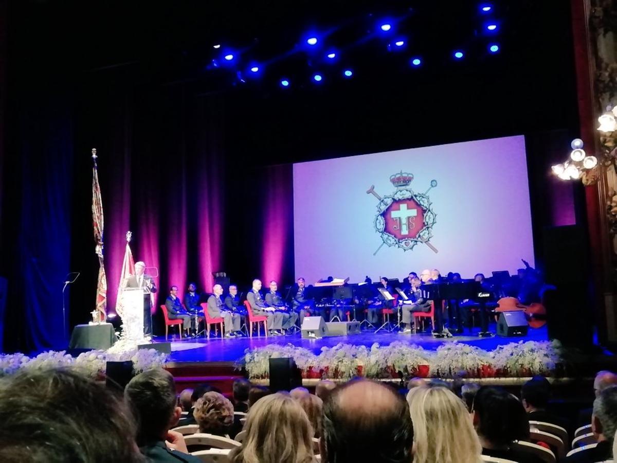 El comunicador de La 7, Alfonso de la Cruz, durante su pregón en el Teatro Romea de Murcia