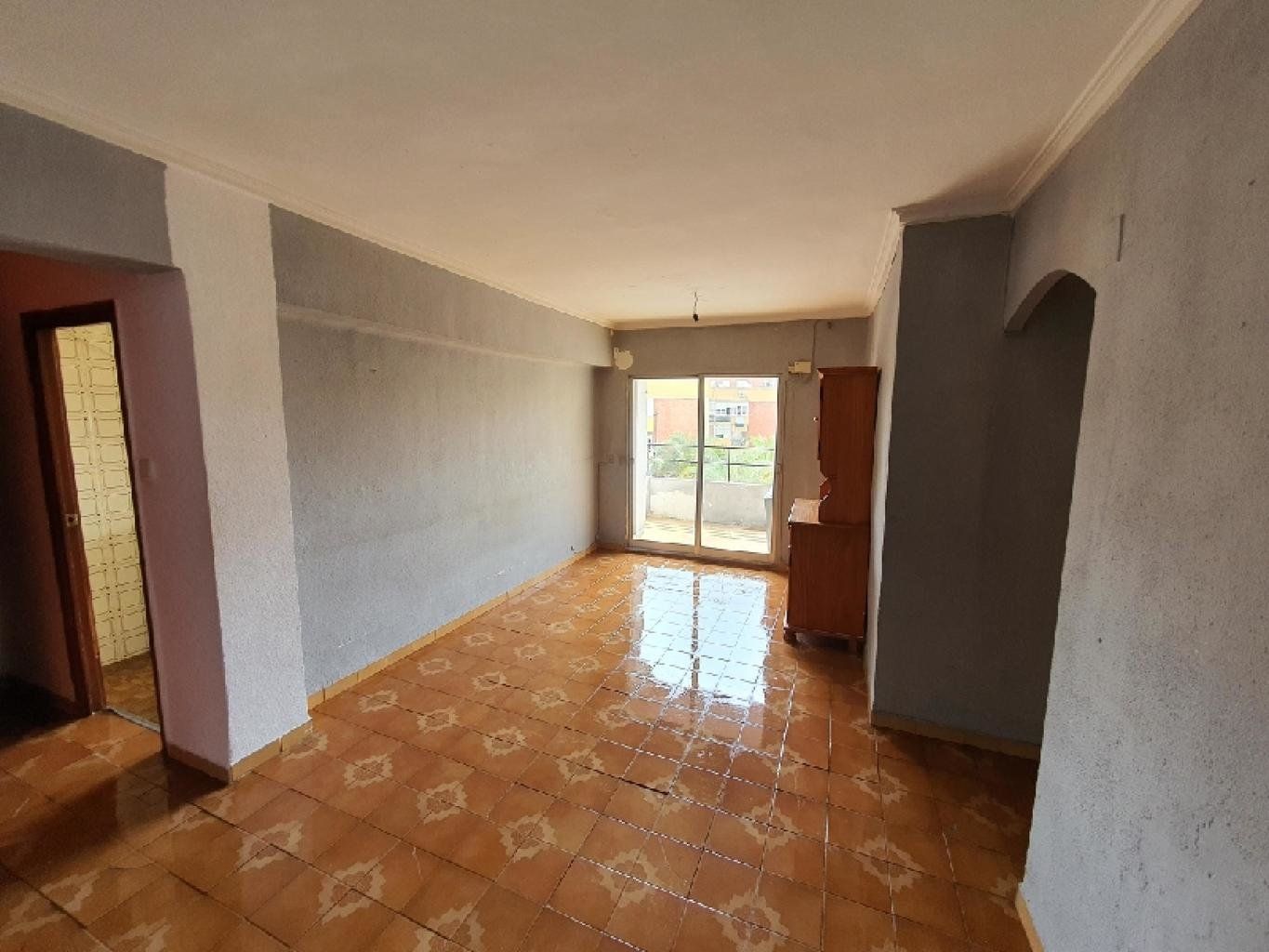 Piso a la venta en la calle Peris Celda por 47.300€