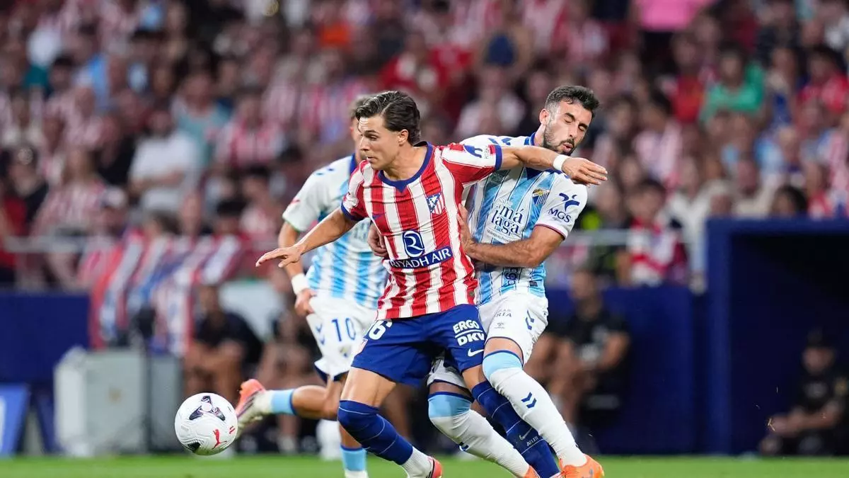 Dos golazos amargan el regreso del Málaga CF a Primera