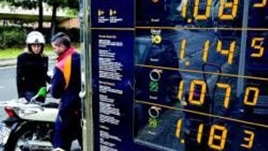 Los carburantes podrían costar un euro por litro esta misma semana