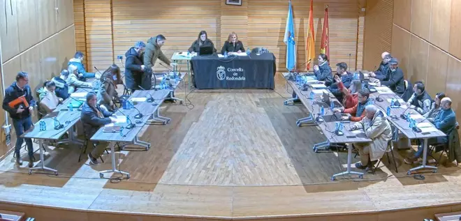 El pleno de Redondela declara ‘non grato’ al diputado que cuestionó la represión en San Simón