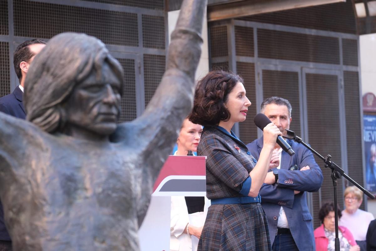 Eugenia Eiriz, viuda de Antonio Gades, durante su intervención en el acto celebrado esta tarde.