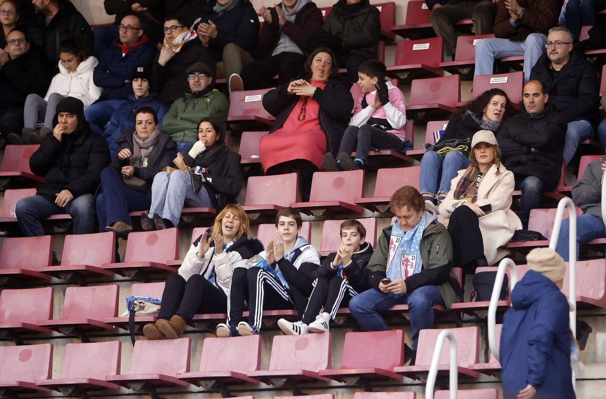 La SD Compostela perdió una gran oportunidad de ponerse cuarto al perder por 0-2 ante el Marino de Luanco. Los de Míchel Alonso encajaron tras apenas 10 minutos en una acción impropia de la defensa santiaguesa en las últimas semanas, mostrando una fragilidad desconcertante que David Grande aprovechó para hacer el 0-1.