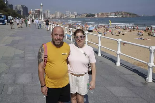 Comienzan los preparativos del Festival Aéreo en el Muro de San Lorenzo mientras crece la expectación entre los gijoneses