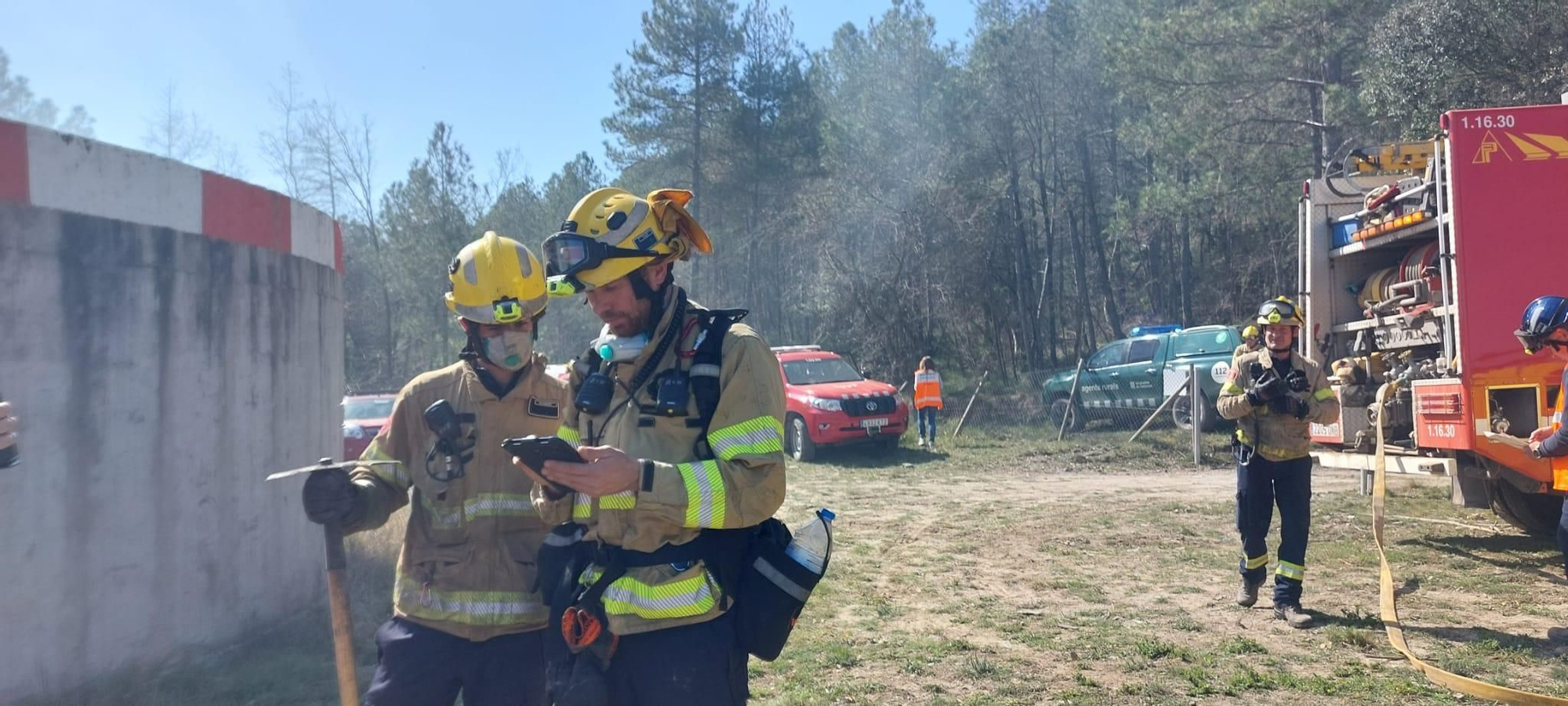 Els cossos d'emergencies fan en un primer exercici conjunt a Avinyó per simular un gran incendi