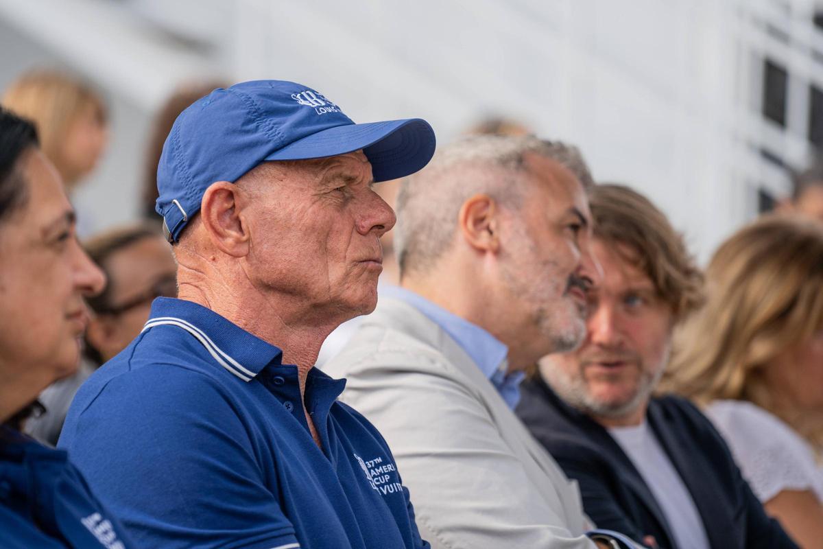 Jaume Collboni visita los equipos Youth y femenino de la Copa América