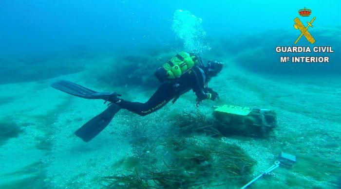 Prohíben el buceo en Tabarca tras hallar una carga de profundidad de la Segunda Guerra Mundial en aguas de Tabarca.