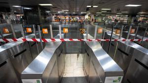 La estación de Rodalies de plaza de Catalunya, con el tráfico de trenes cerrado