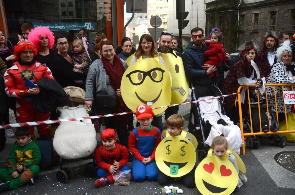 Un concurrido desfile de disfraces infantil inaugura las jornadas de comparsas en Marín