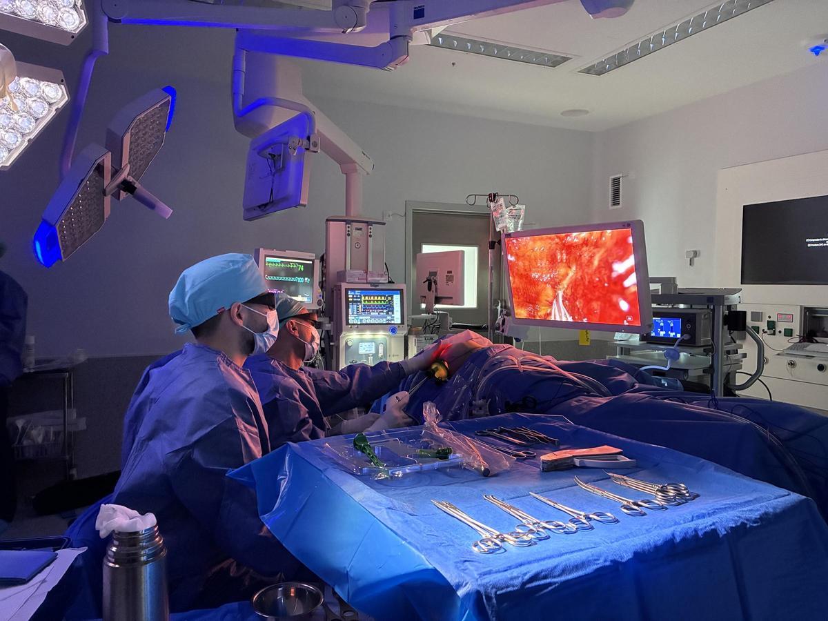 El Vinalopó de Elche es el primer hospital de la provincia de Alicante en incorporar la cirugía de mama endoscópica 3D