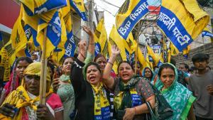 Manifestantes apoyan al líder opositor del primer ministro Narendra Modi, recién liberado