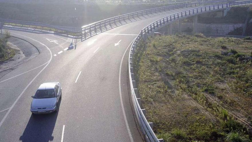 Salida de la autovía donde fue sorprendido el vecino de Meis. // Noé Parga