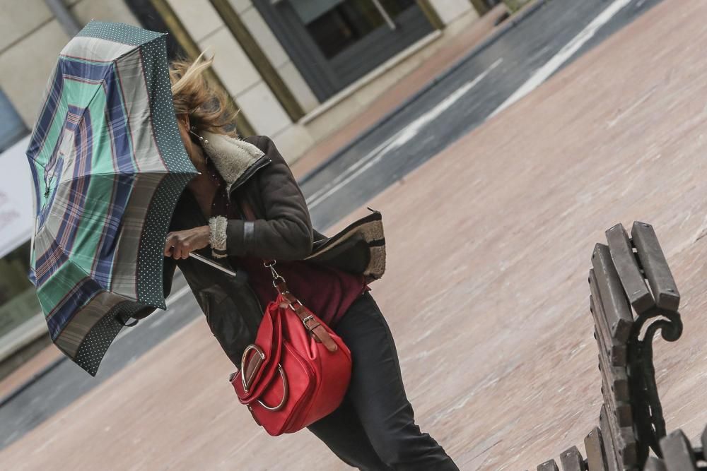 Temporal de viento y oleaje en Asturias