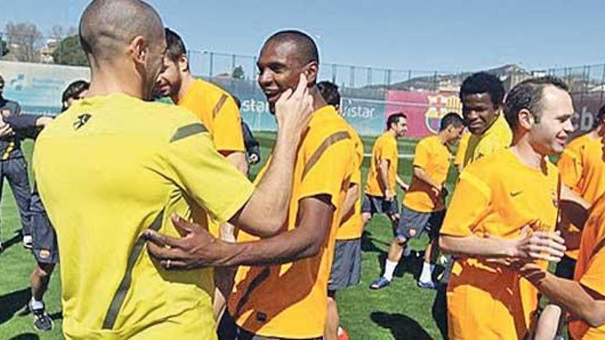 Abidal se entrenó con sus compañeros