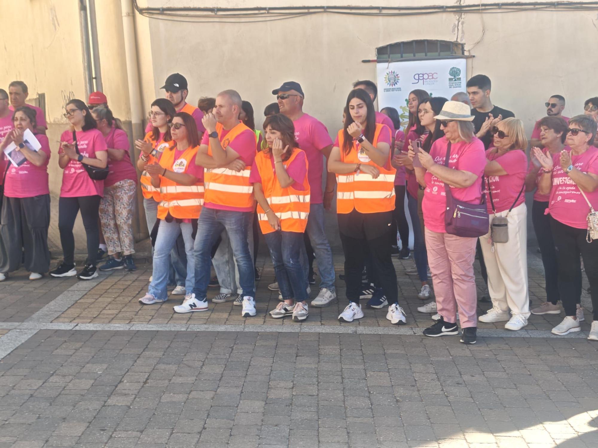 GALERÍA | La marcha de Fuentesaúco por el cáncer en imágenes