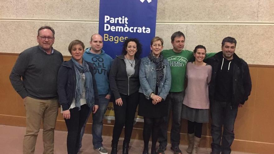 Integrants de la primera assemblea del PDeCAT a Fonollosa