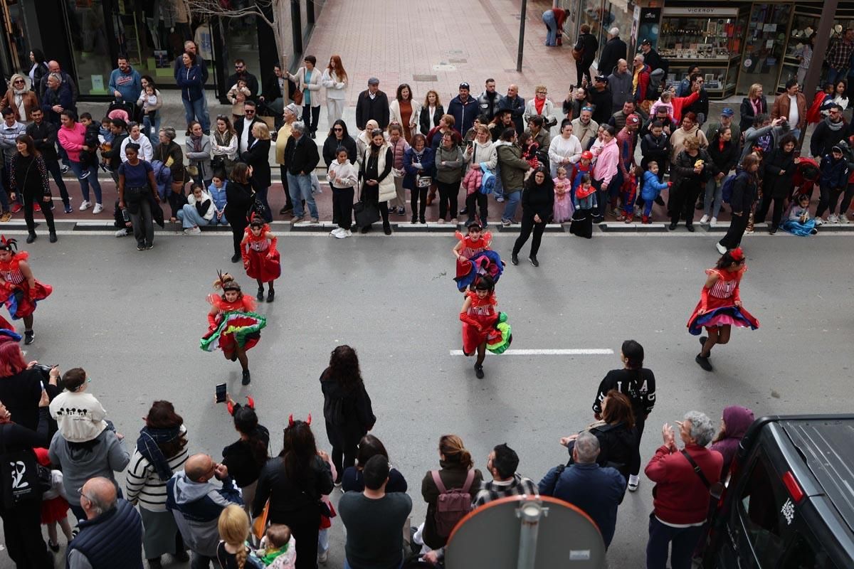 Búscate en las imágenes de la rúa de Carnaval de Ibiza