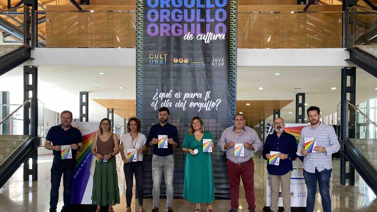 Concejales del PSOE, Ciudadanos y Cambiemos, en la presentación de los actos para celebrar el Orgullo