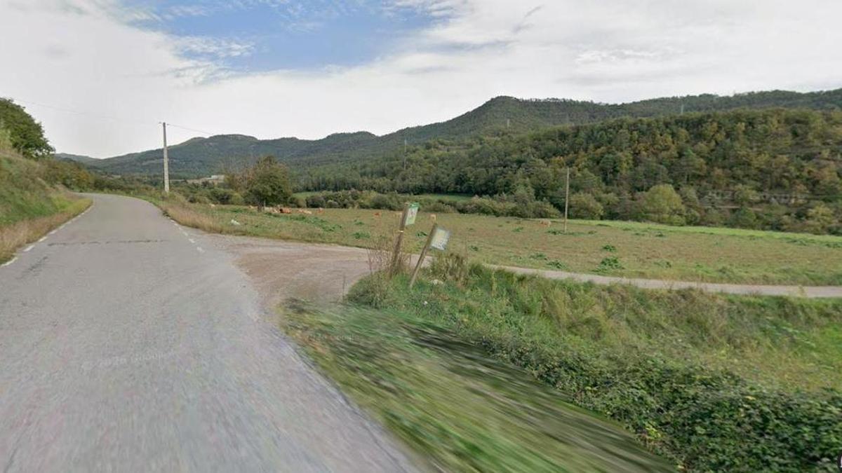 L'accident ha tingut lloc en aquest camí que travessa la riera de Merlès