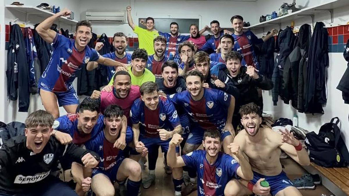 El equipo celebra su primera victoria en el Luis Suñer Picó desde hace 13 meses.