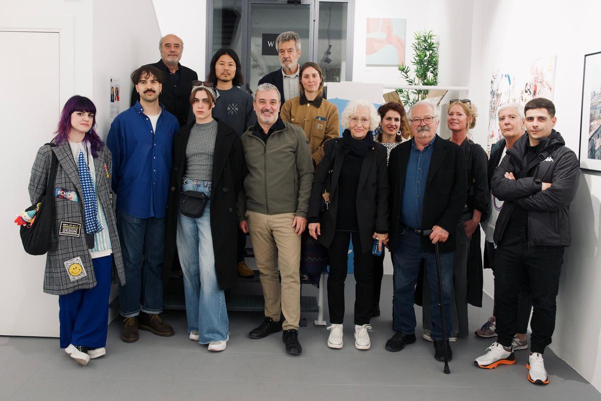 Dotze artistes recolzen Collboni amb una exposició sobre «la millor Barcelona»