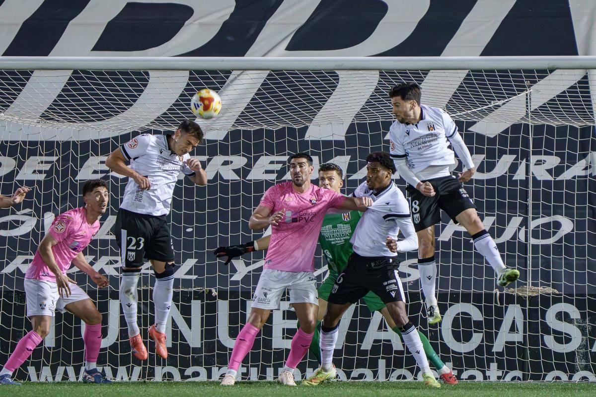Galería | Al Mérida le falta frescura