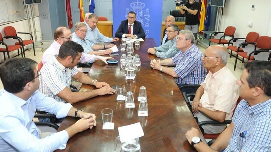 El Delegado del Gobierno se reunió ayer con la junta directiva del Sindicato de Regantes del Tajo-Segura.