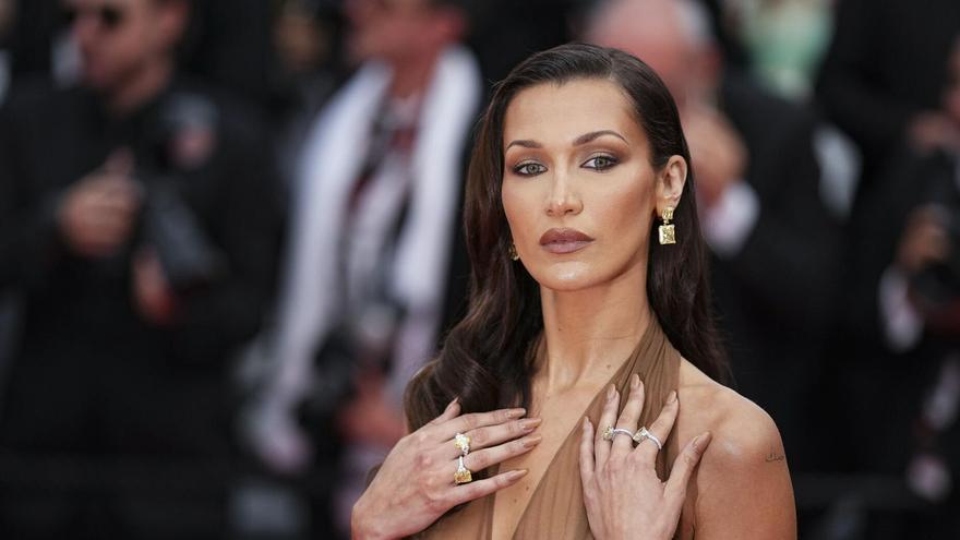 Bella Hadid, en la alfombra roja de Cannes, en mayo de 2024.