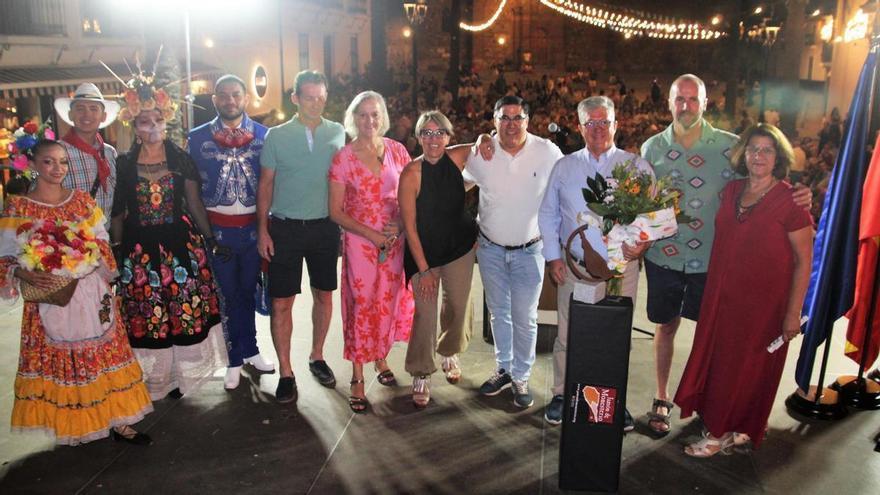 Nostalgia y orgullo por Monesterio en el pregón del emigrante Claudio Bautista