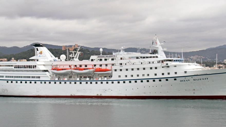 ‘Ocean Majesty’, el crucero que anteriormente fue el ‘Juan March’ de la Compañía Trasmediterránea