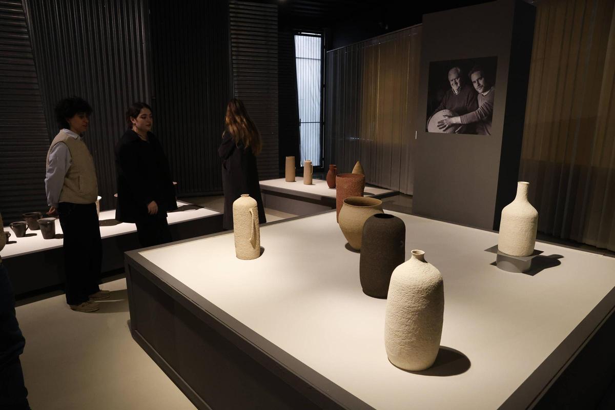 La inauguración de la muestra sobre la cerámica negra de Llamas del Mouro, en imágenes La inauguración de la muestra sobre la cerámica negra de Llamas del Mouro, en imágenes