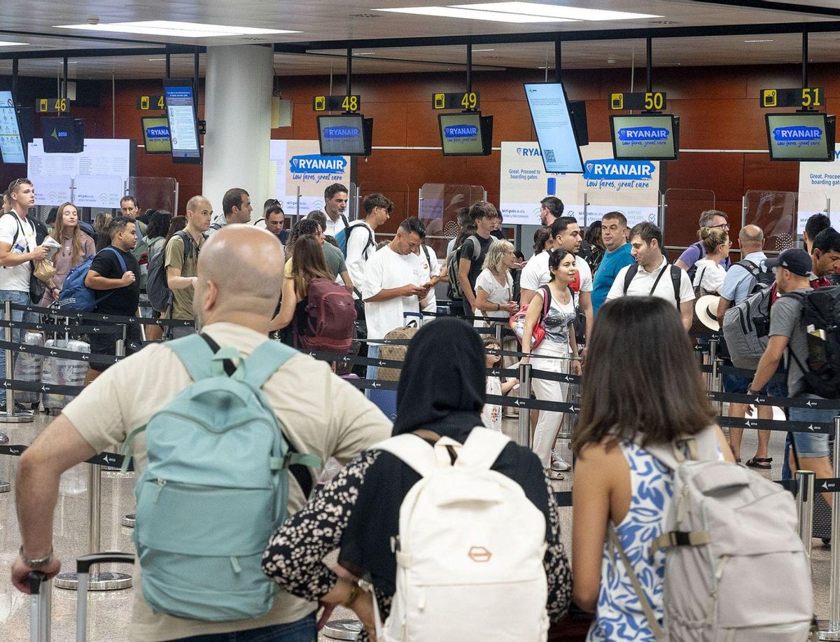 Barcelona és la connexió més afectada per la retallada de 36 rutes de Ryanair Barcelona és la connexió més afectada per la retallada de 36 rutes de Ryanair
