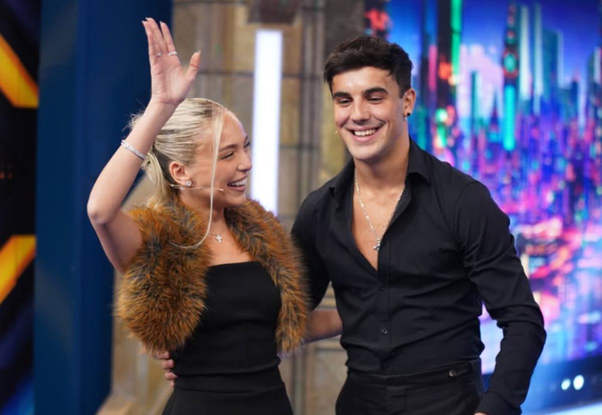 Ana Mena y Óscar Casas en 'El Hormiguero'