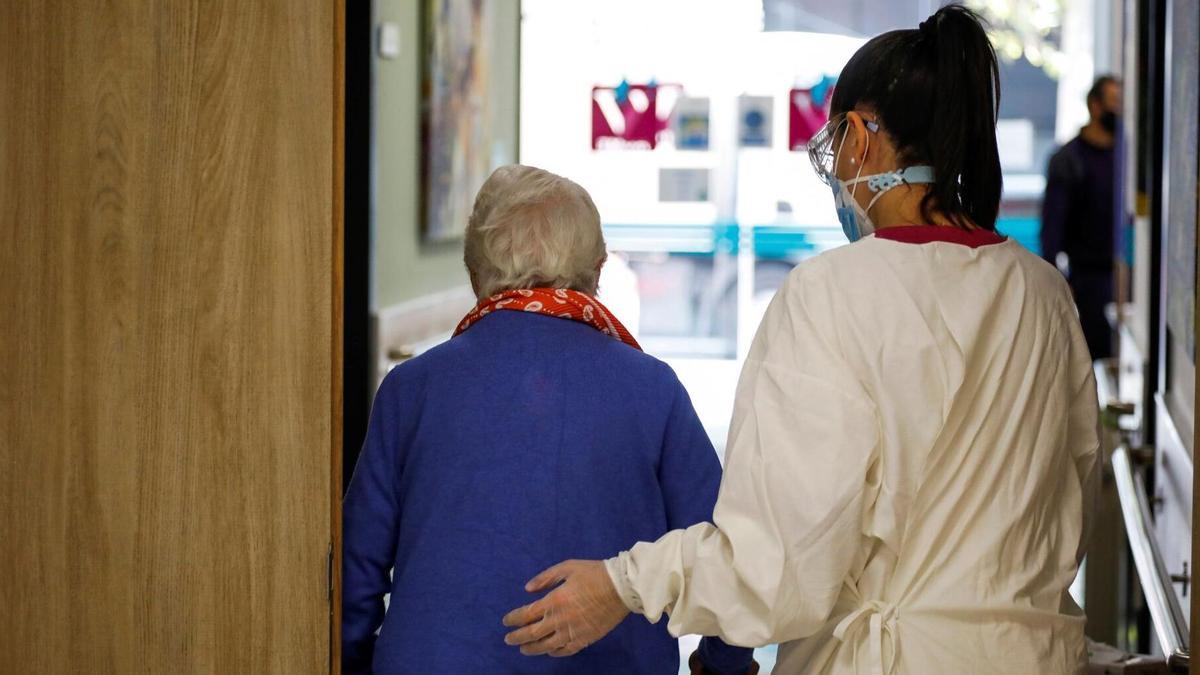 La falta de médicos y el envejecimiento disparan hasta los 4 meses la espera para recibir rehabilitación