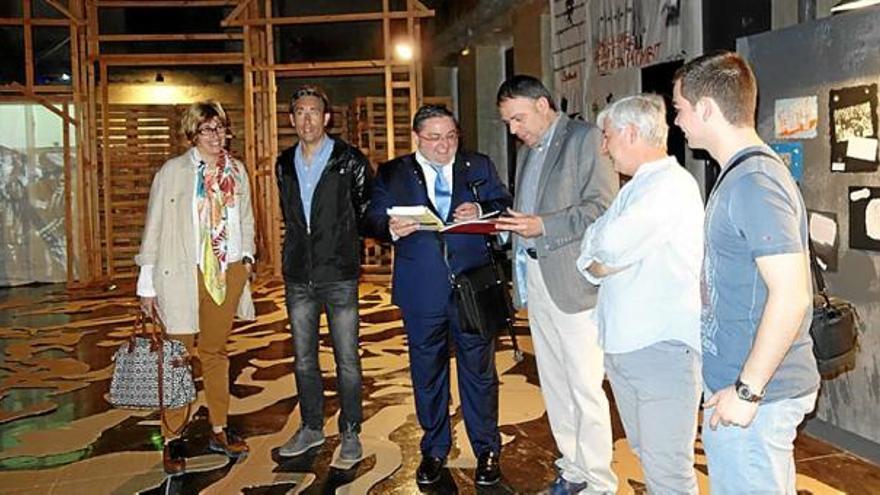 El delegat del Govern a Àustria visita la mostra &quot;Projecte Manresa-Mauthausen&quot;