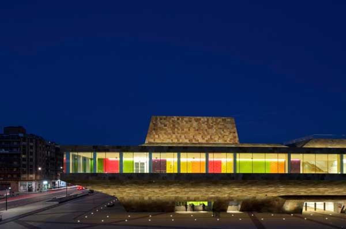 Palacio de congresos y teatro de La Llotja en Lleida.