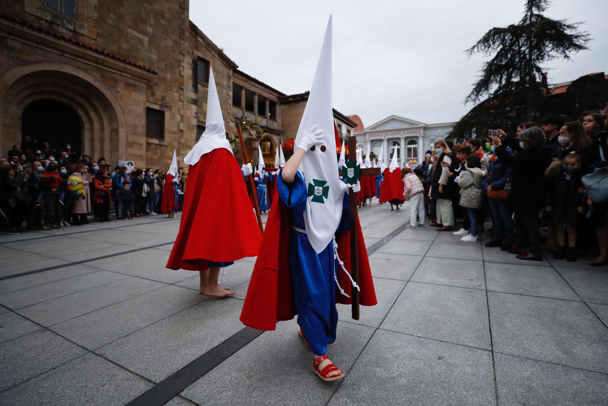 EN IMÁGENES: Así fue la procesión del Santo Encuentro de Avilés