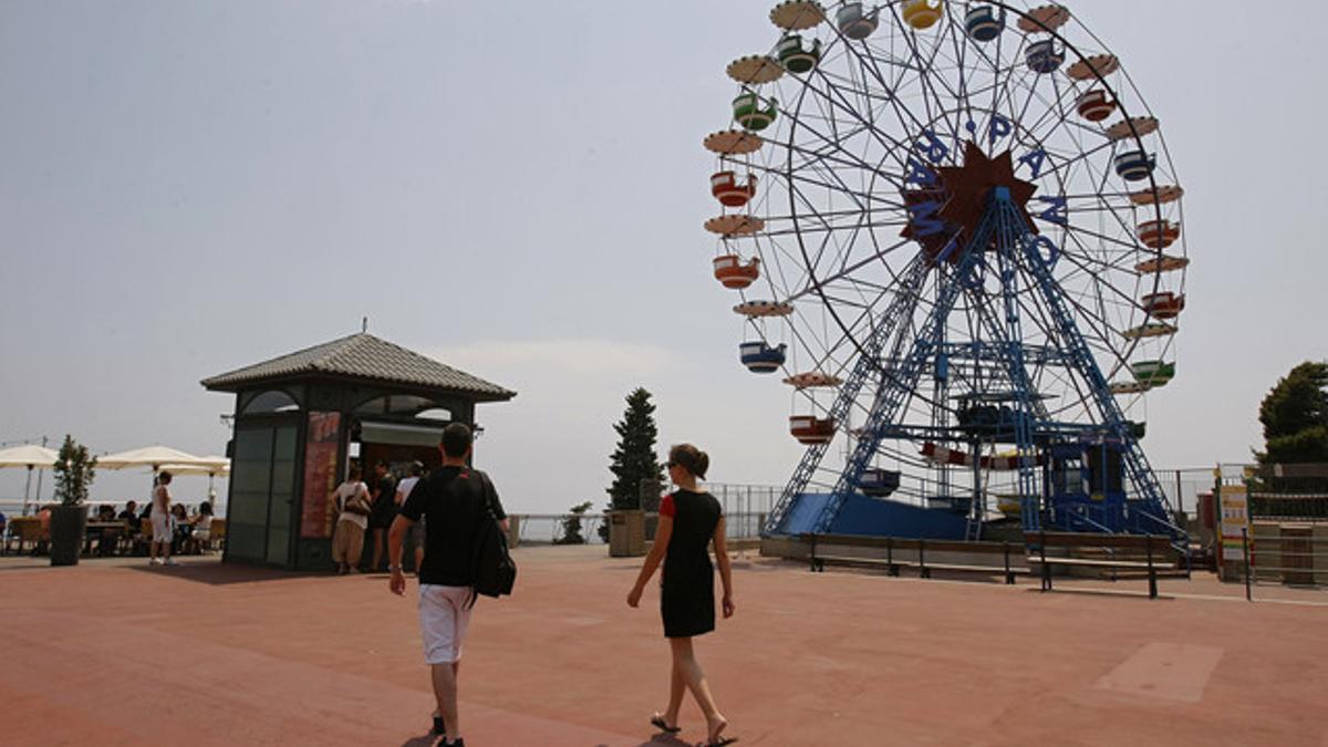 Panorámic, la noria ya desmantelada del Tibidabo, en la misma plaza donde se ubicará la nueva.