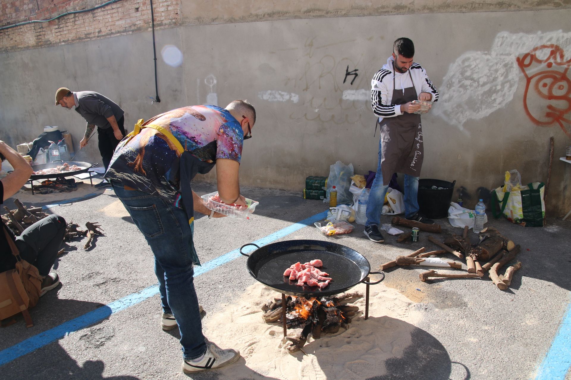 Búscate en la galería de la fiesta de las paellas de Burriana por Sant Blai