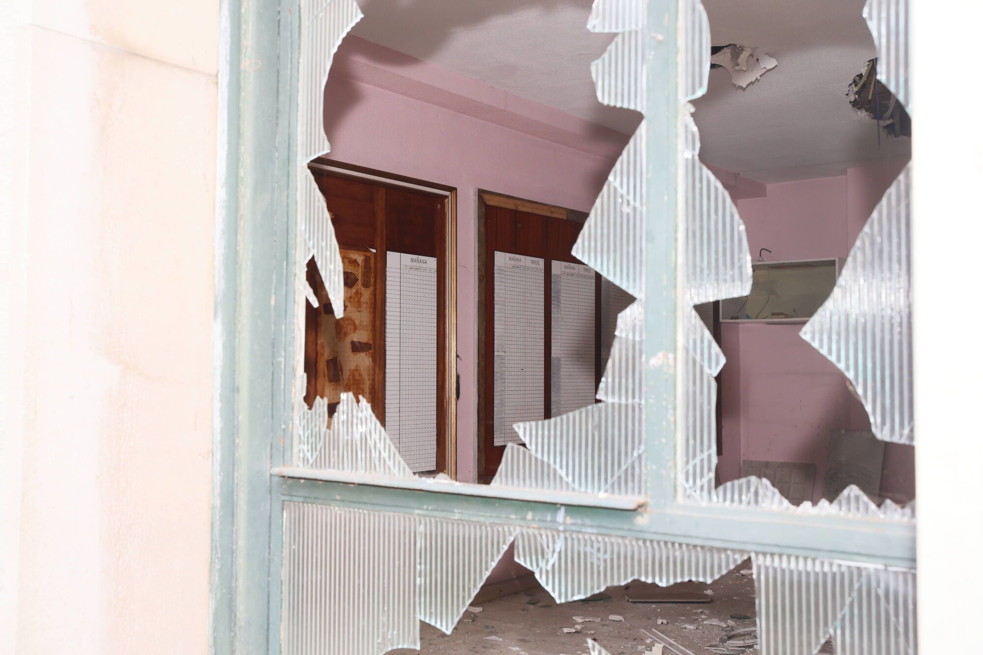 Viejo HUCA. Recorrido por cómo está el viejo hospital.