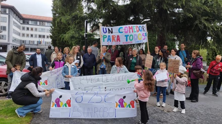 Frente común por los comedores escolares: el gobierno de Mieres y el PP exigen que se rectifique la subida en los colegios de Sama y Turón