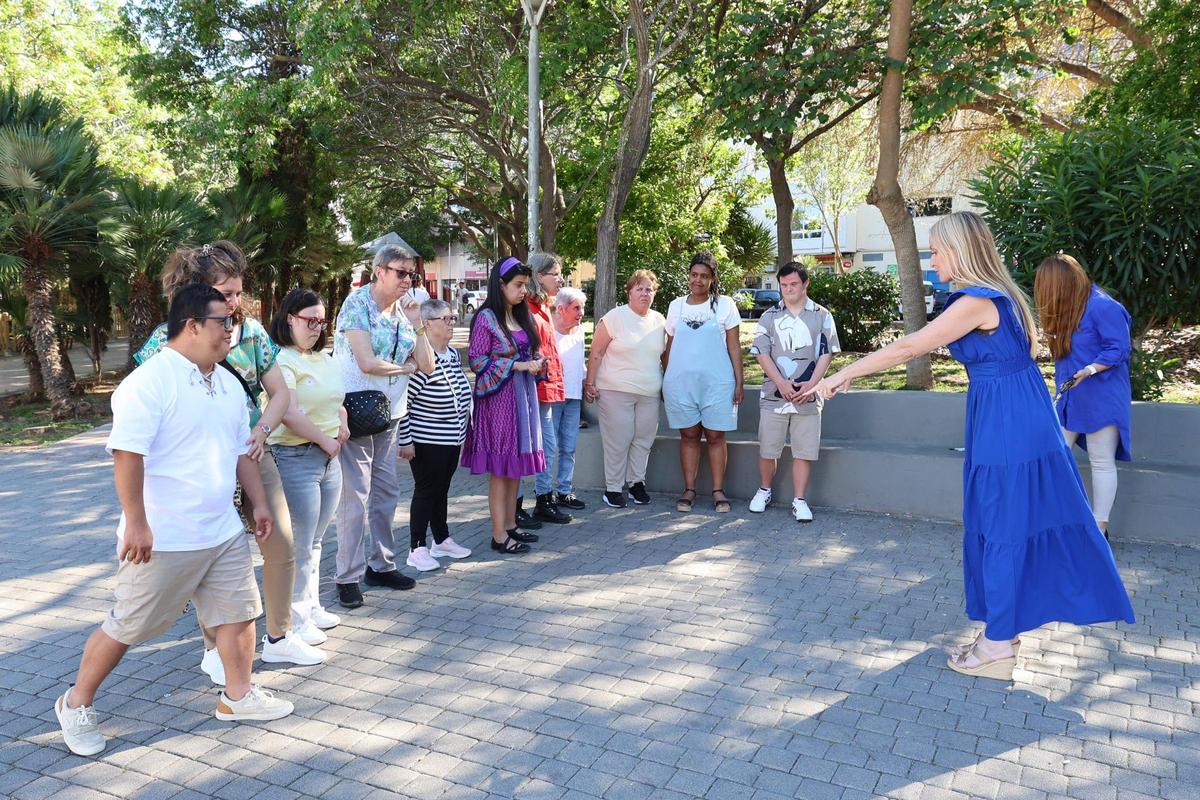 Una master class de modelaje en el Parque de la Paz, en imágenes