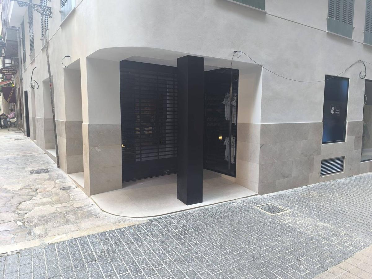 Tienda oficial del Real Madrid en Palma.